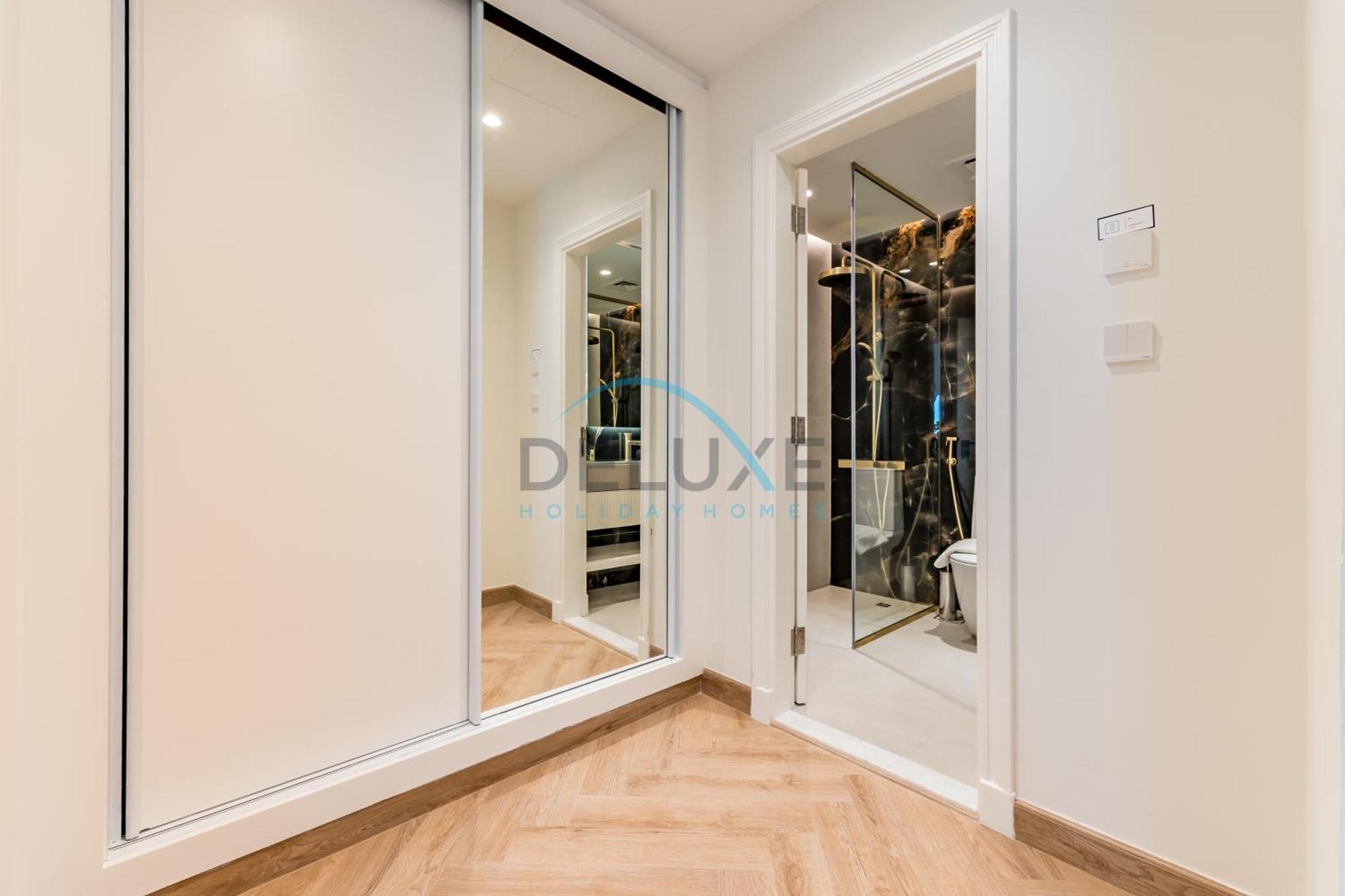 Upgraded 1br Overlooking Palm Jumeirah & Sea Views From Living To Bedroom, Elite Residence, Marina By Deluxe Homes Dubai